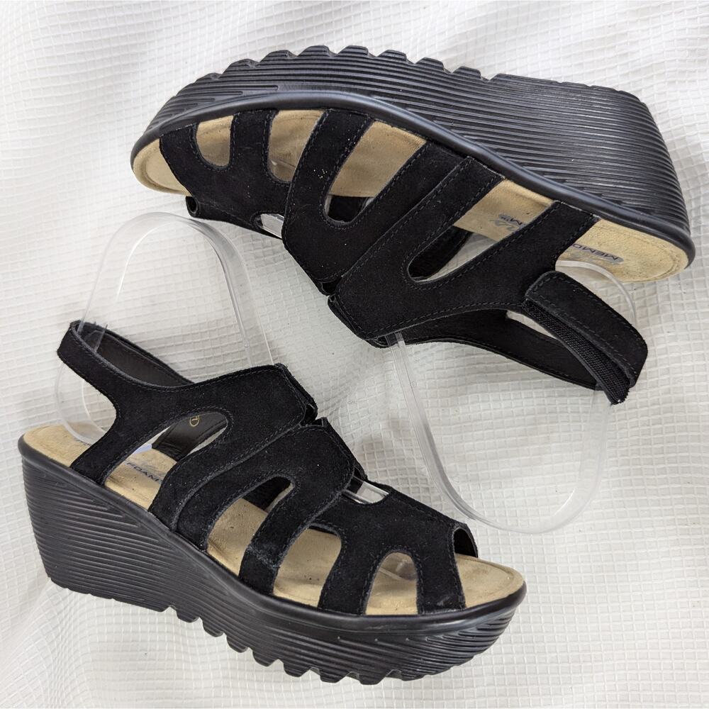 NWOT! SKECHERS! BLACK STRAPPY FAUX SUEDE, VELCRO STRAP SANDALS, HEELS! SZ 7